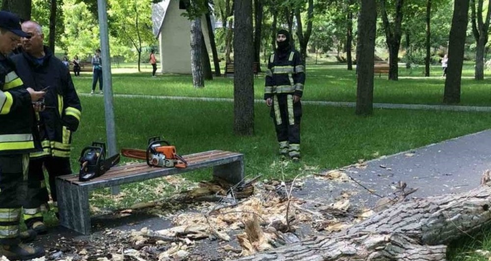 Decesul unei fetițe de un an, produs într-un parc din capitală: Procuratura a deschis un dosar penal